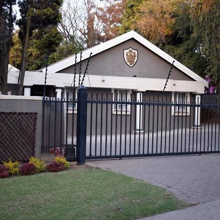 The Elephant Room At Frederick'S Place Pretoria-Noord Buitenkant foto