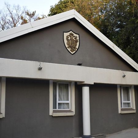 The Elephant Room At Frederick'S Place Pretoria-Noord Buitenkant foto