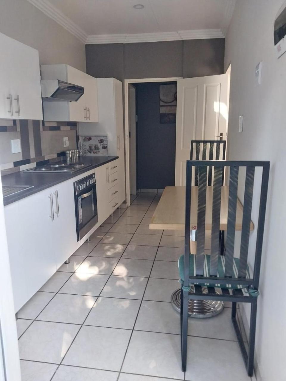 The Elephant Room At Frederick'S Place Pretoria-Noord Buitenkant foto